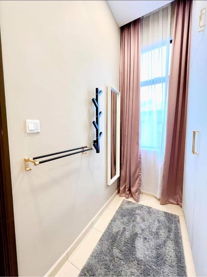 Faridz Homestay At Myra Saujana Kampong Simpang Empat Buitenkant foto
