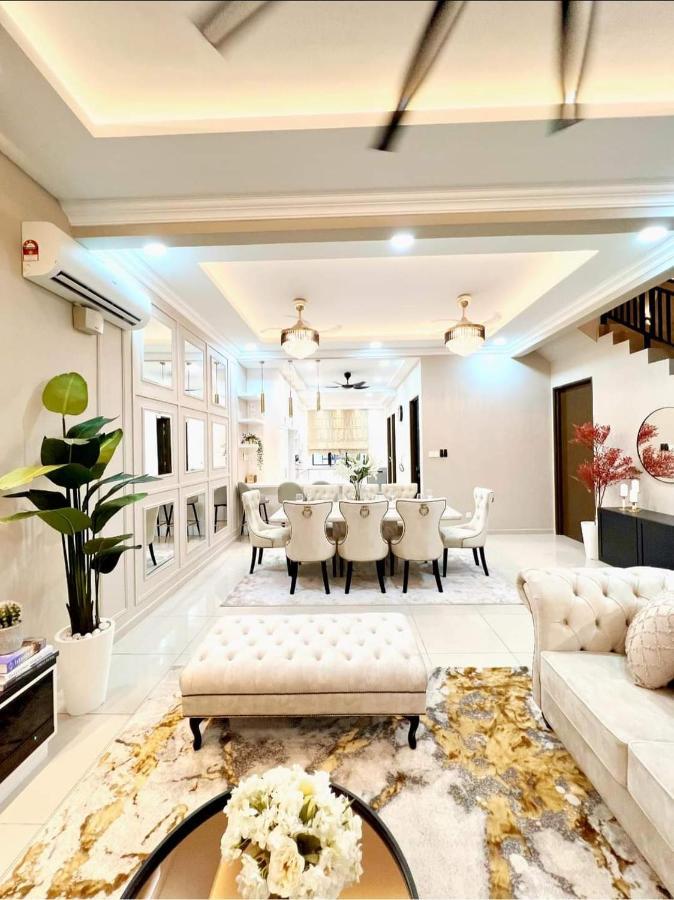 Faridz Homestay At Myra Saujana Kampong Simpang Empat Buitenkant foto