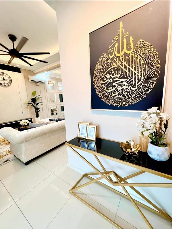 Faridz Homestay At Myra Saujana Kampong Simpang Empat Buitenkant foto