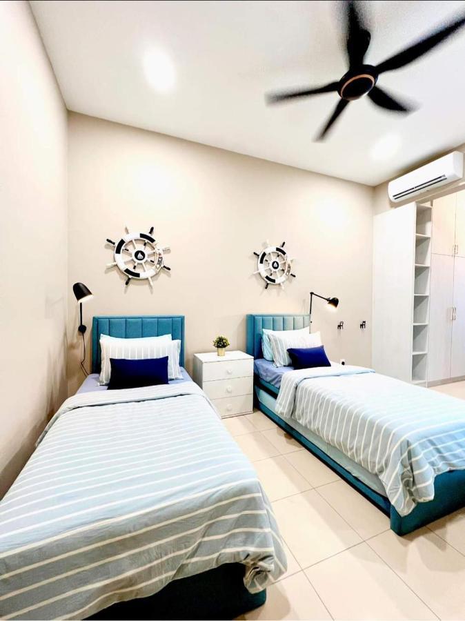 Faridz Homestay At Myra Saujana Kampong Simpang Empat Buitenkant foto